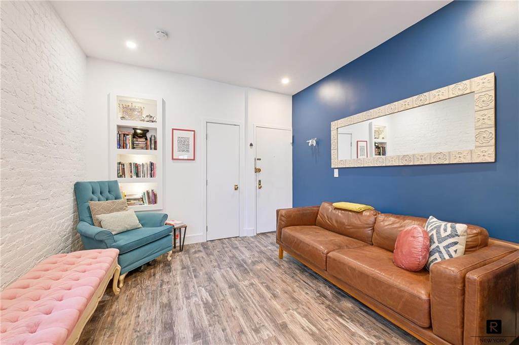 345 21st Street - Photo 1