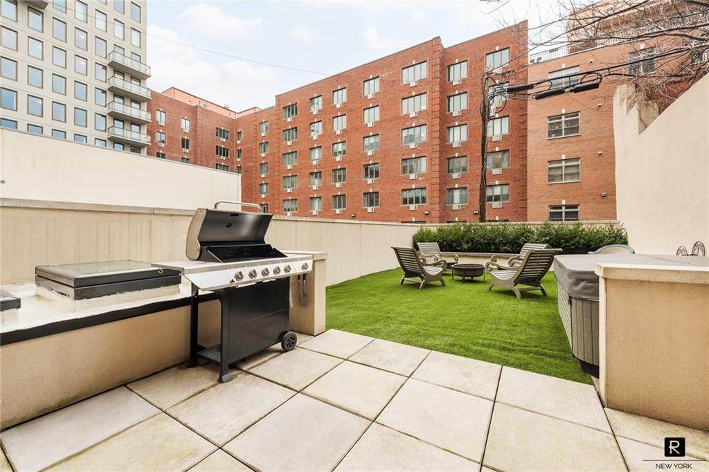 563 Carroll Street - Photo 1