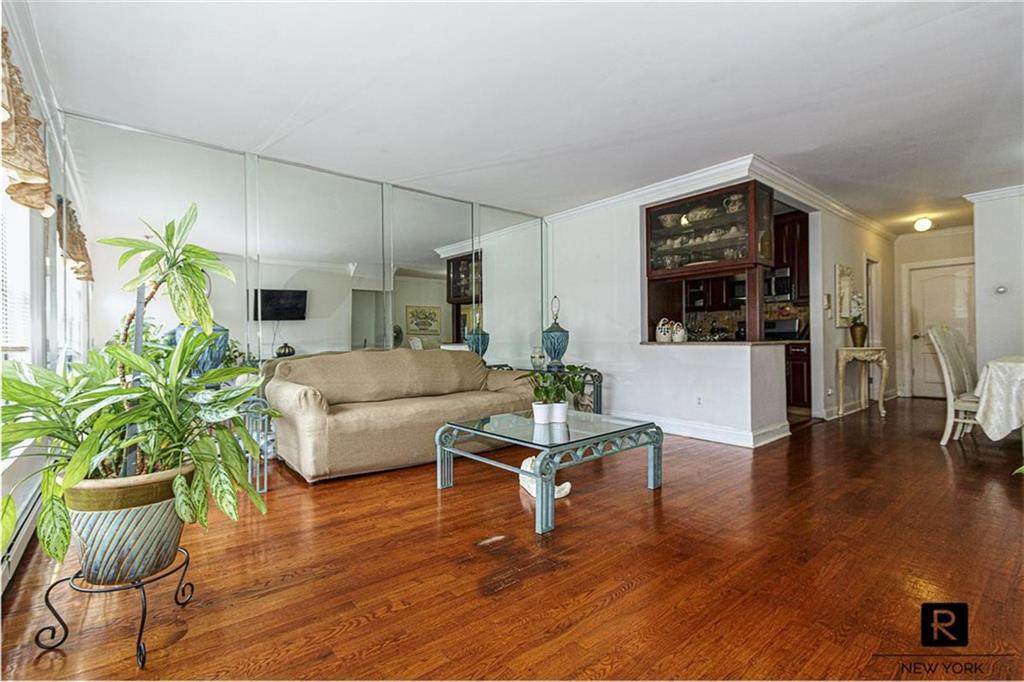 727 Lexington Avenue - Photo 1
