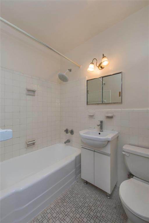 320 35th Street - Photo 1
