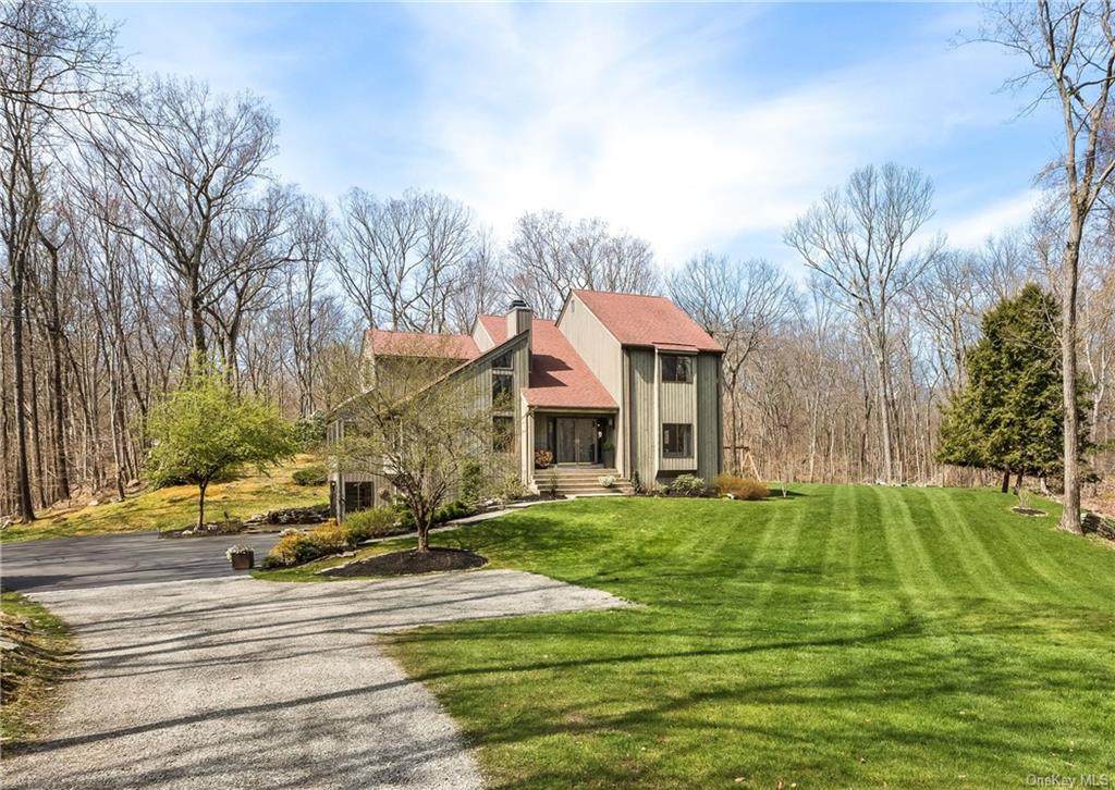 4 Twin Fawn Lane - Photo 1