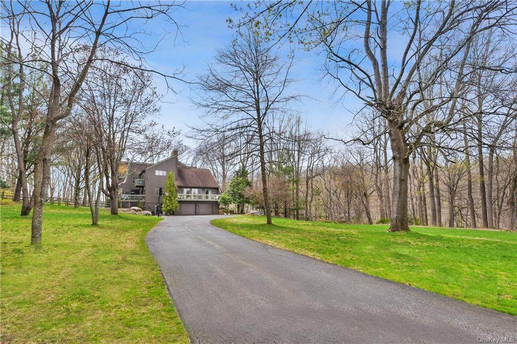 2 Apple Hill Court - Photo 1