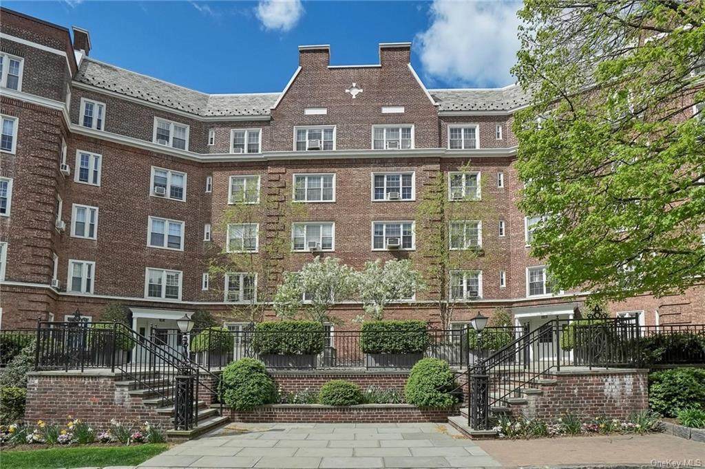 5 Midland Gardens - Photo 1