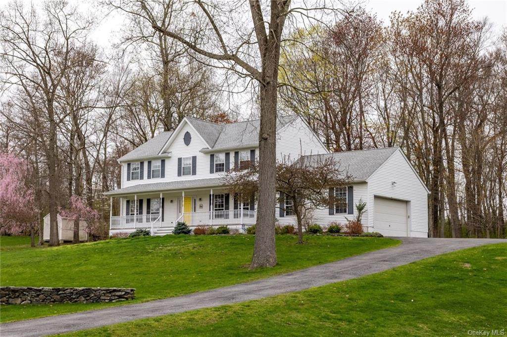 42 Colonial Drive - Photo 1