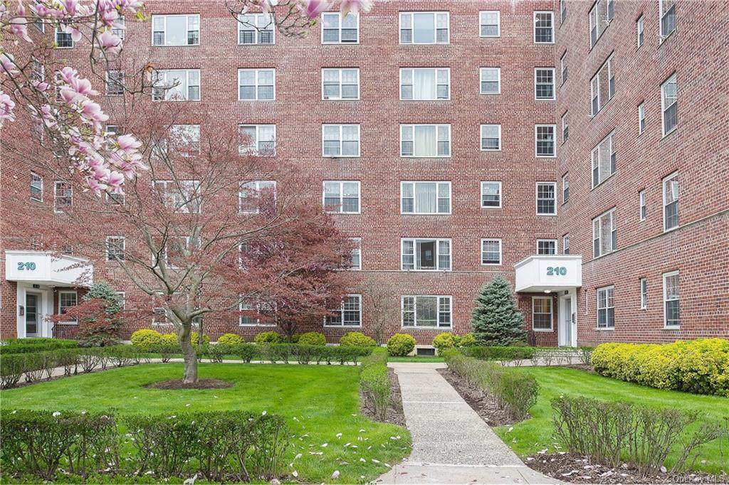 210 Pelham Road - Photo 1