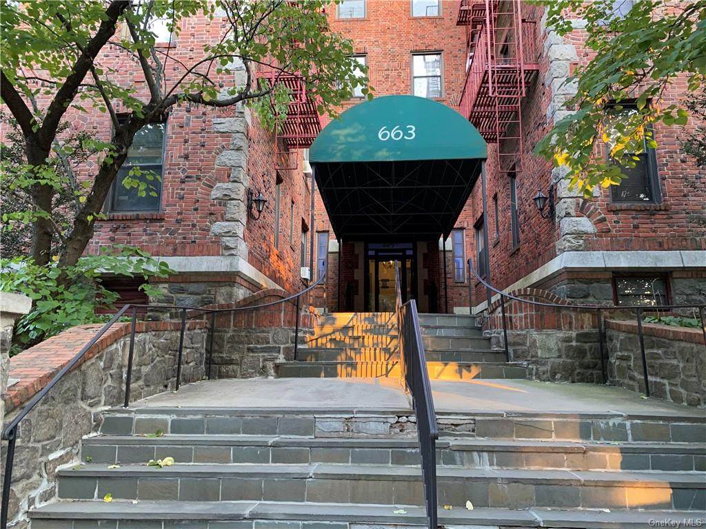 663 Locust Street - Photo 1