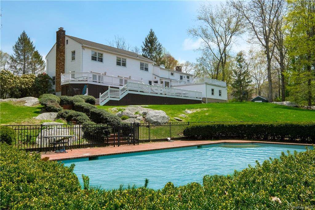 211 Whippoorwill Road - Photo 1