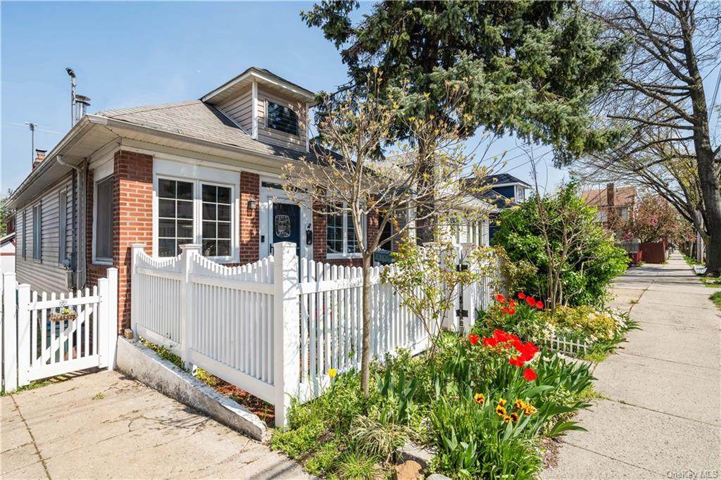722 Wilcox Avenue - Photo 1