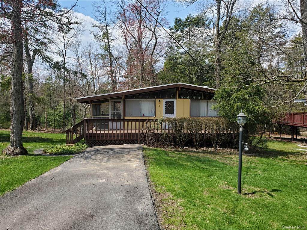 7 Donenfeld Drive - Photo 1