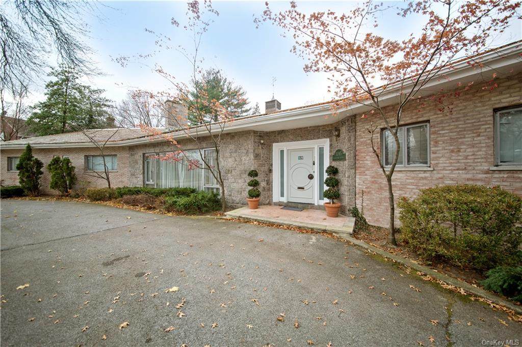 5245 Blackstone Avenue - Photo 1