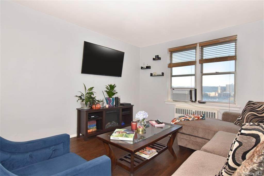 2630 Kingsbridge Terrace - Photo 1