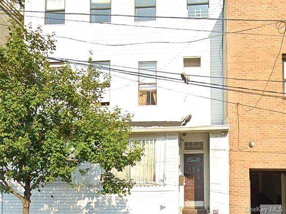 1451 Cromwell Avenue - Photo 1