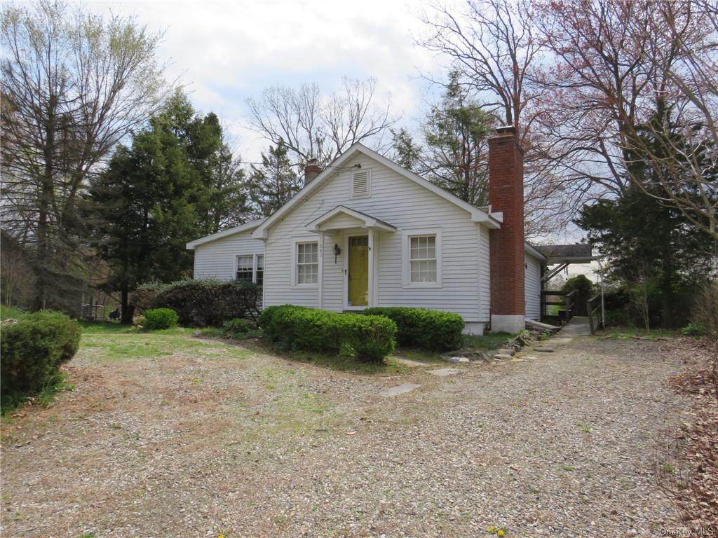 843 Hillside Road - Photo 1