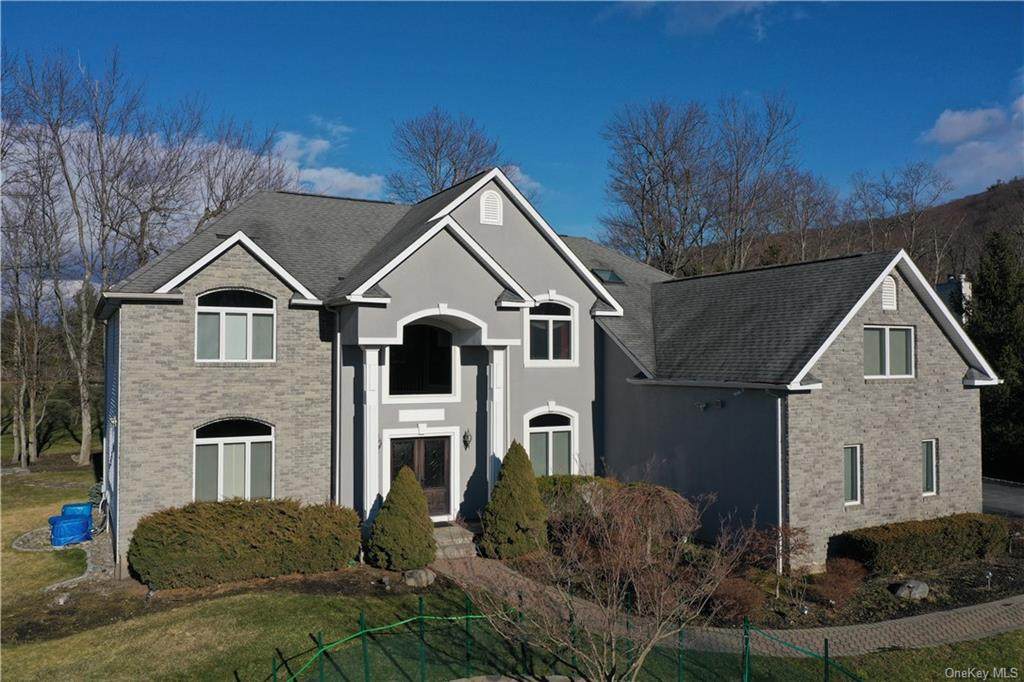 37 Greenwich Avenue - Photo 1