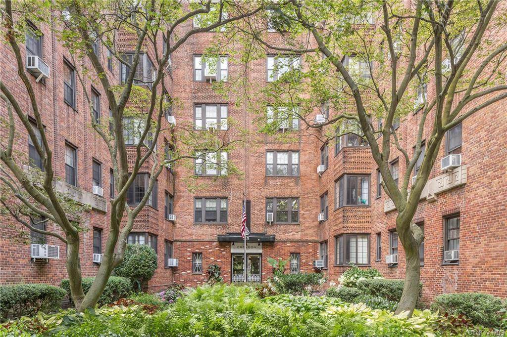 35 Parkview Avenue - Photo 1