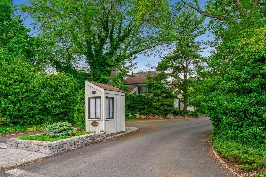 10 Pine Ridge Road - Photo 1