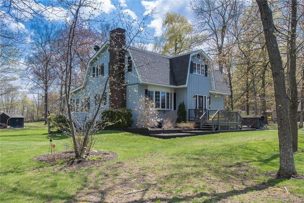 112 Travis Road - Photo 1