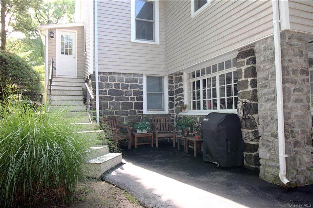 12 Hudson Place - Photo 1