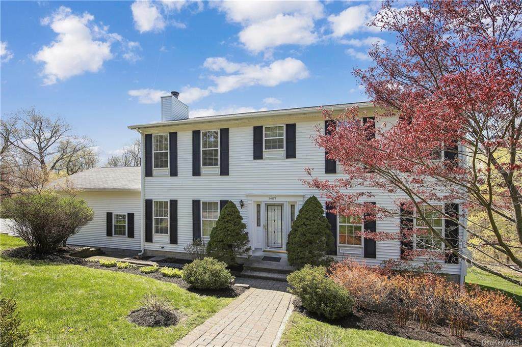 1489 Westview Drive - Photo 1