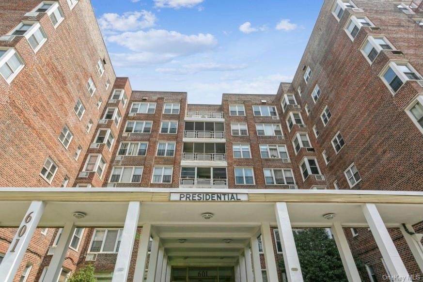 601 Kappock Street - Photo 1