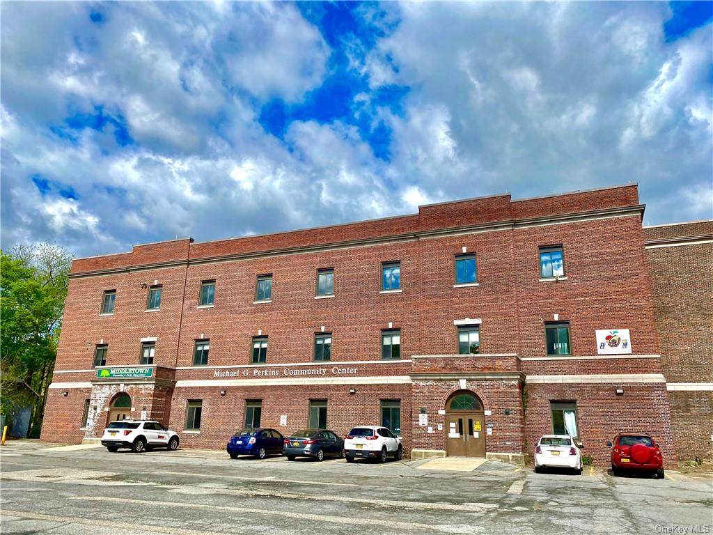 45 Academy Avenue - Photo 1