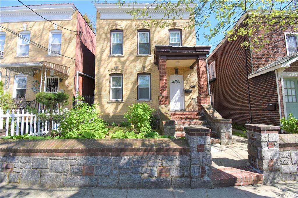 437 Locust Street - Photo 1