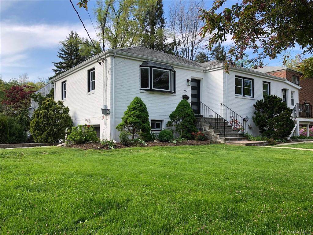 704 Forest Avenue - Photo 1
