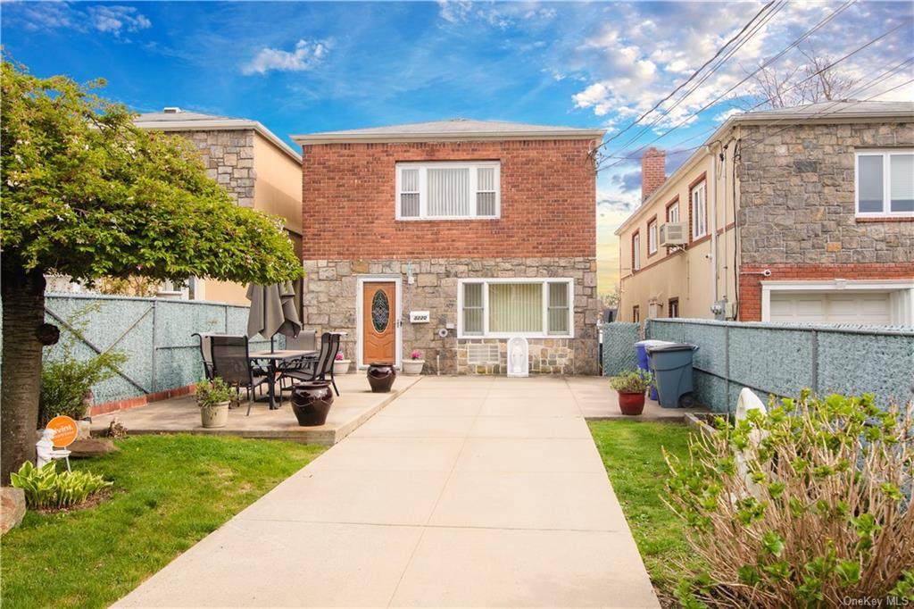 3220 Lafayette Avenue - Photo 1