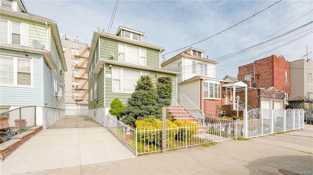 1412 Hollywood Avenue - Photo 1