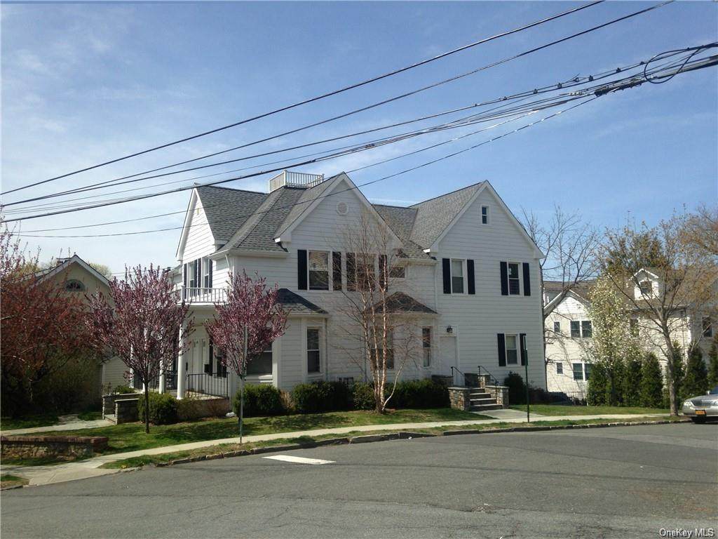 45 Underhill Street - Photo 1