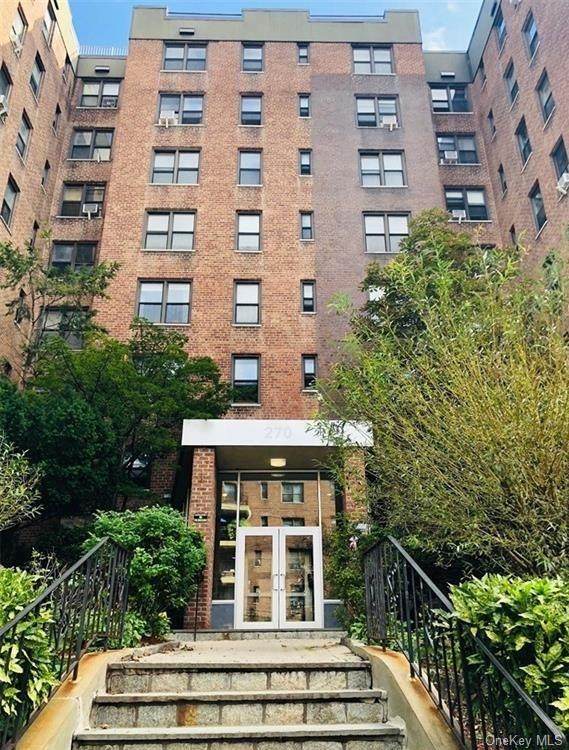 270 Broadway - Photo 1