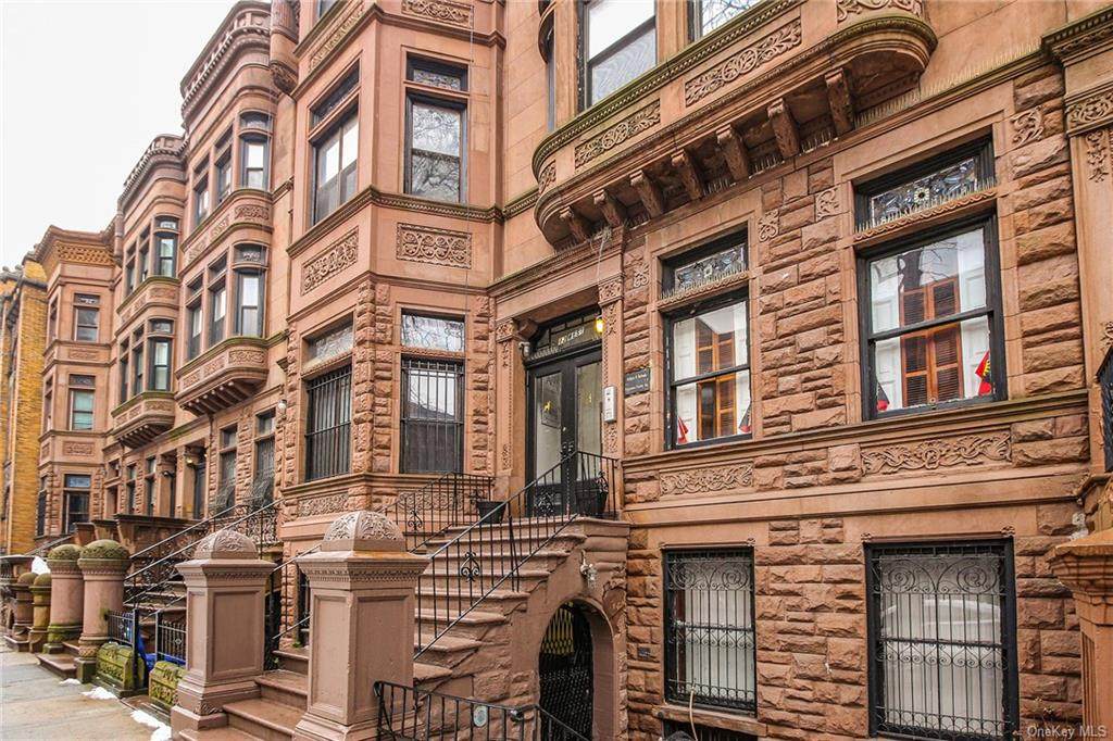 12 122 Street - Photo 1