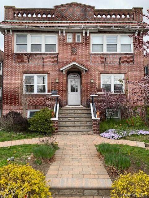 76 Grant Avenue - Photo 1
