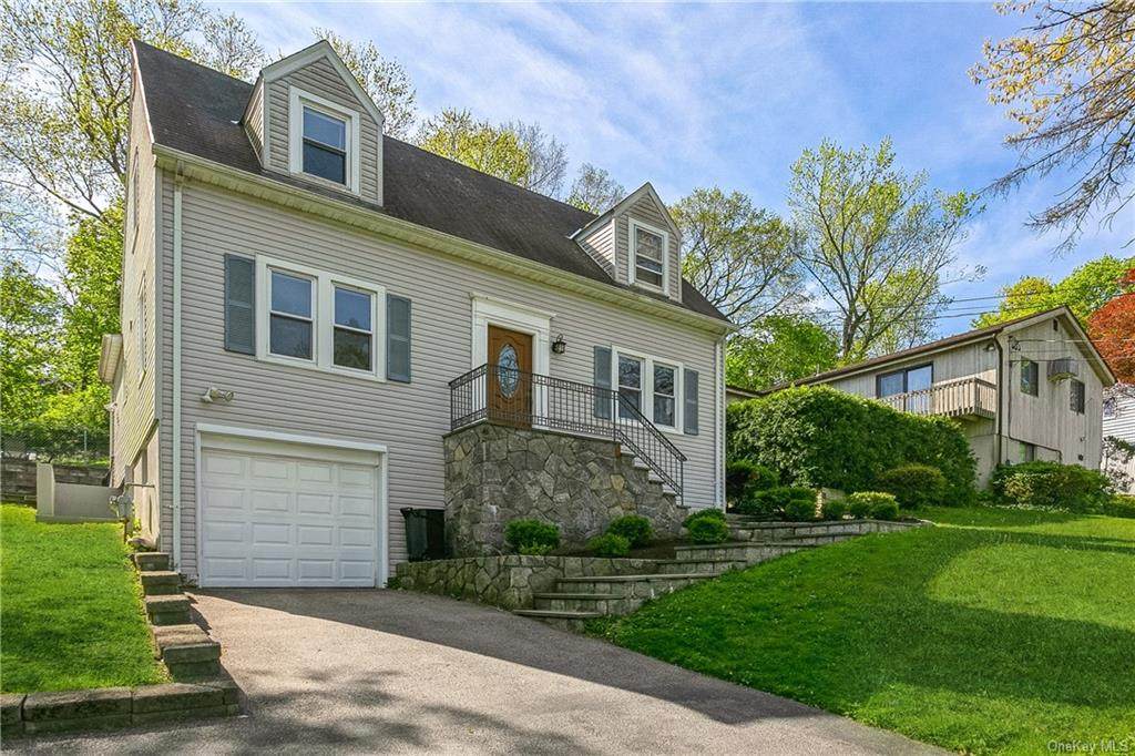 860 Warren Avenue - Photo 1