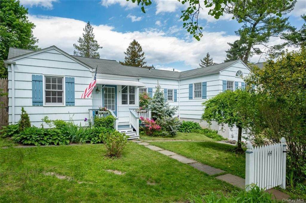 44 6th Avenue - Photo 1