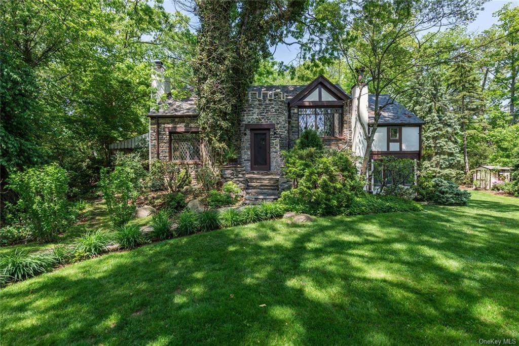 21 Holly Lane - Photo 1