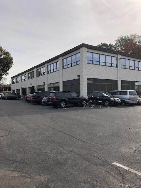 44 Executive Boulevard - Photo 1