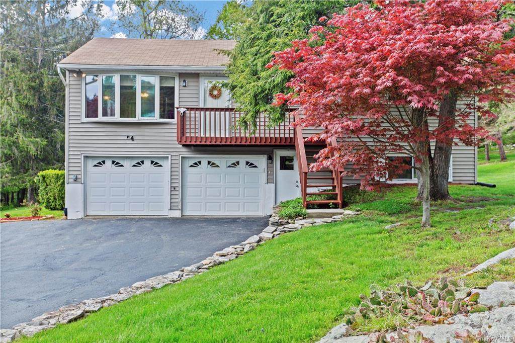 54 Leeside Drive - Photo 1