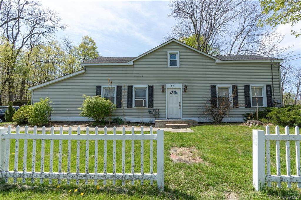 711 Sergeant Palmateer Way - Photo 1