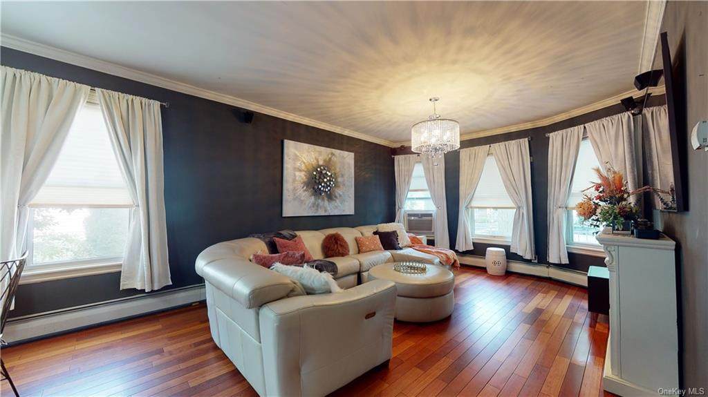 1523 Roselle Street - Photo 1