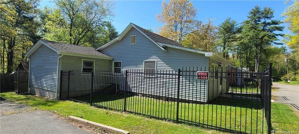 154 Lakeview Drive - Photo 1