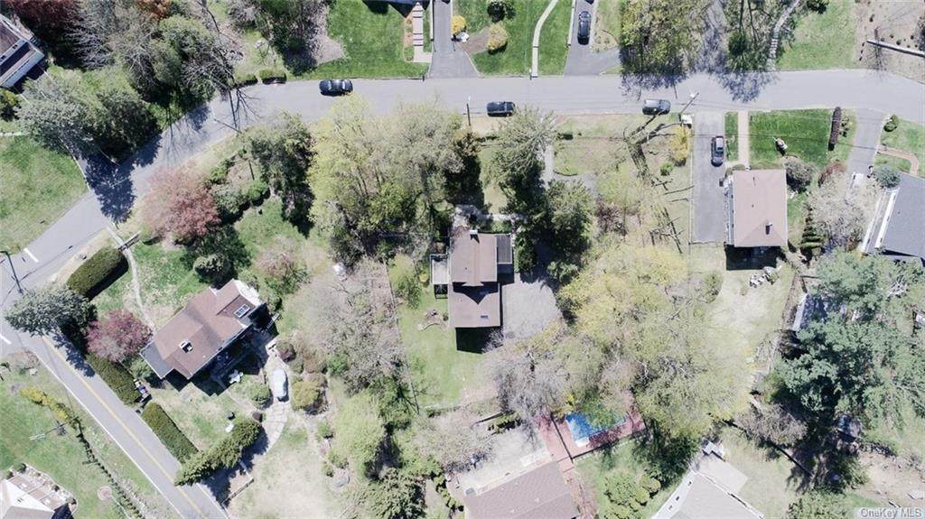18 Woodlands Avenue - Photo 1