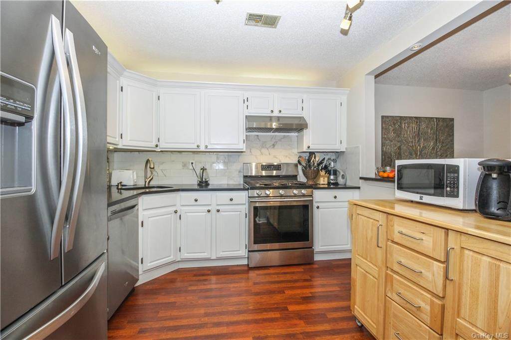 7 Huntington Circle - Photo 1