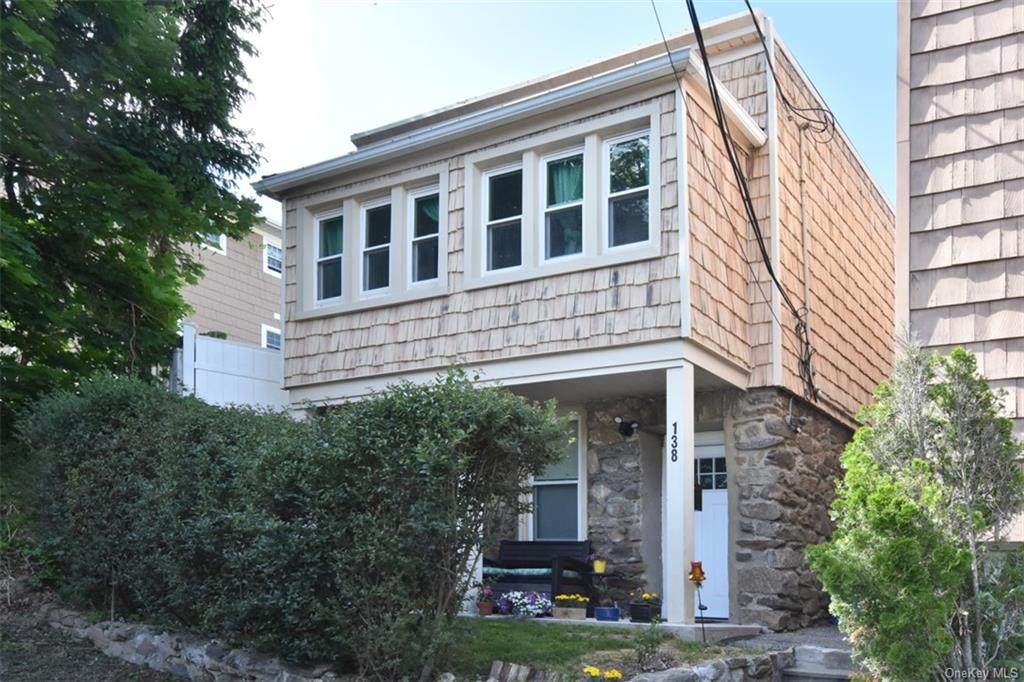 138 Temple Street - Photo 1