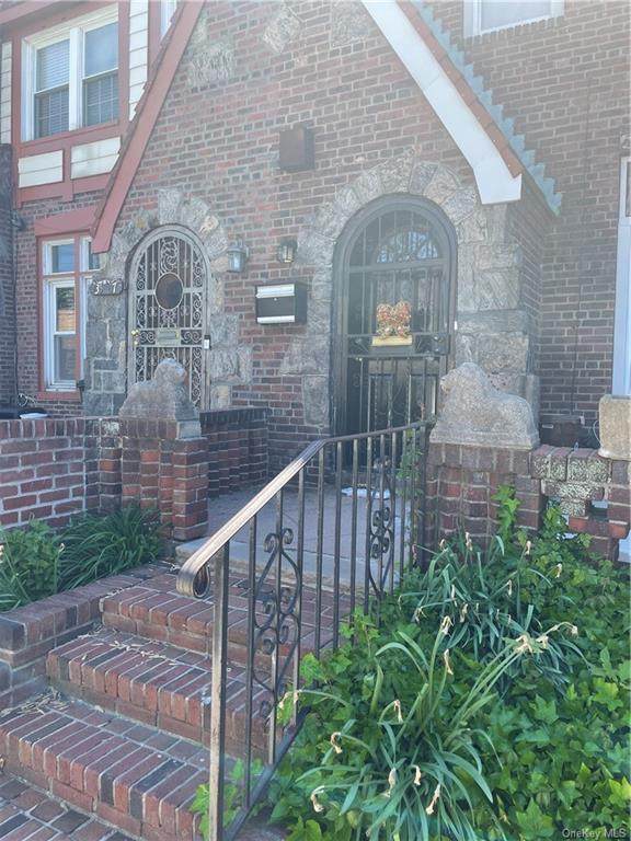 135-09 228th Street - Photo 1