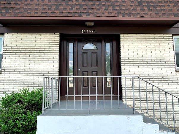 10 Oxford Drive - Photo 1