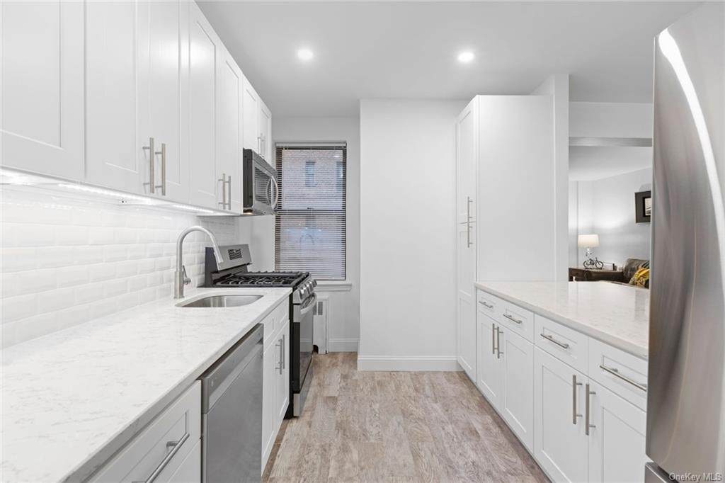 3840 Greystone Avenue - Photo 1