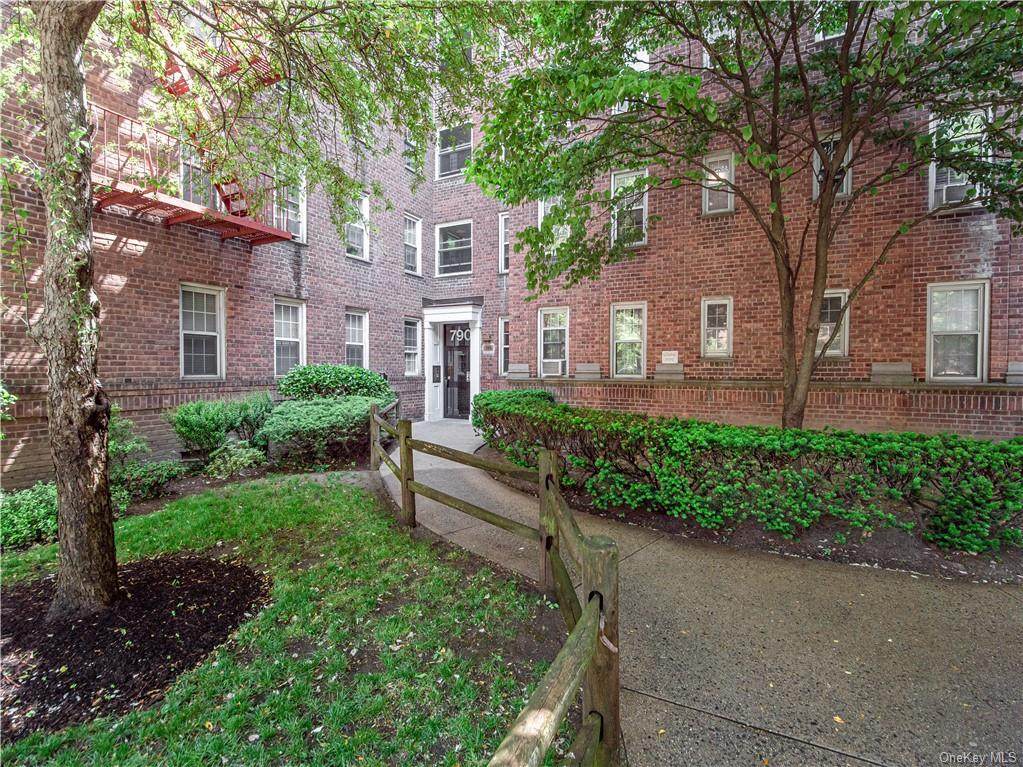 790 Bronx River Road - Photo 1