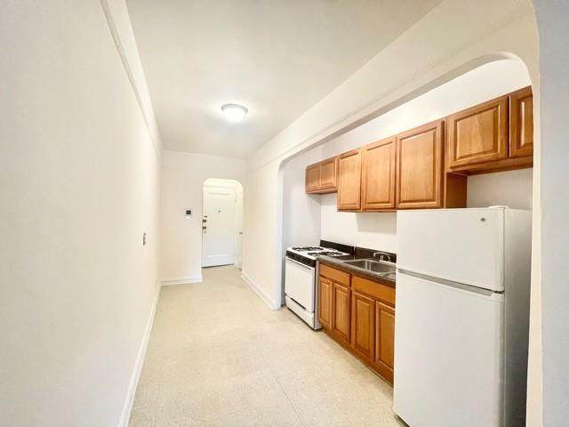 64-21 Booth Street - Photo 1