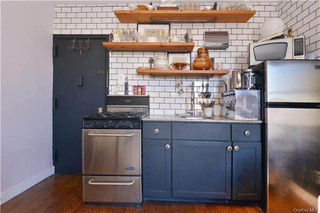 245 115th Street - Photo 1